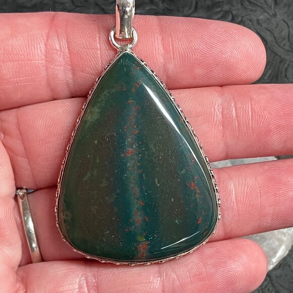 Heliotrope Bloodstone Natural Pendant Gemstone Crystal Jewelry - Picture 8 of 9